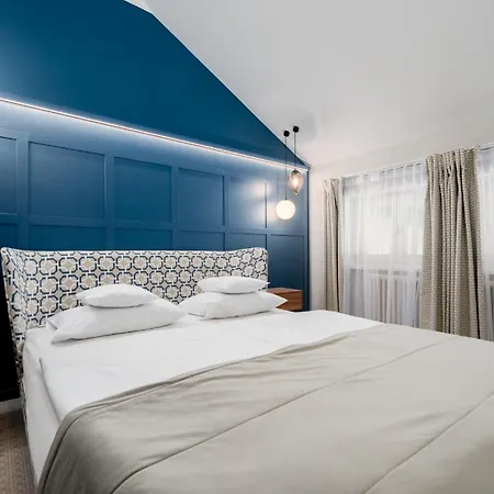 Apartment Platinum Adults